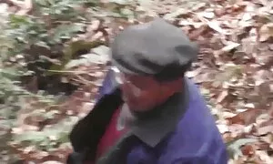 پسری دوست دختر خود عکس کوس وکونم را با موتور سیکلت در نزدیکی دریا خودارضایی می کند.