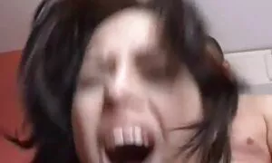 او بلوند را از ساحل بیرون آورد و او را به عكس كس و كون اتاق خود برد