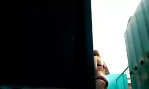 زیبایی لباس زیر عکس سکسی کوس کون سفید در شیشه ادرار می کند